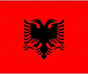 Σημαία Αλβανίας Από Πλεκτό Πολυεστέρα Με Διπλές Ραφές (γαζιά) 100x70cm